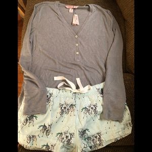 NWT VS 2 PIECE LIGHT WEIGHT SHORT PJ’s